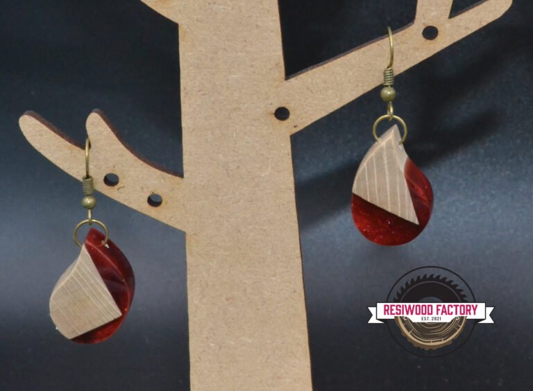 Boucles d'oreilles Bijoux "larme" en bois et résine époxy