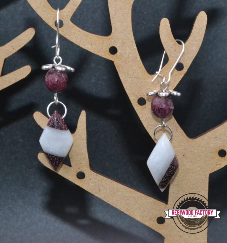 Boucles d'oreilles Bijoux "losange" en bois et résine époxy