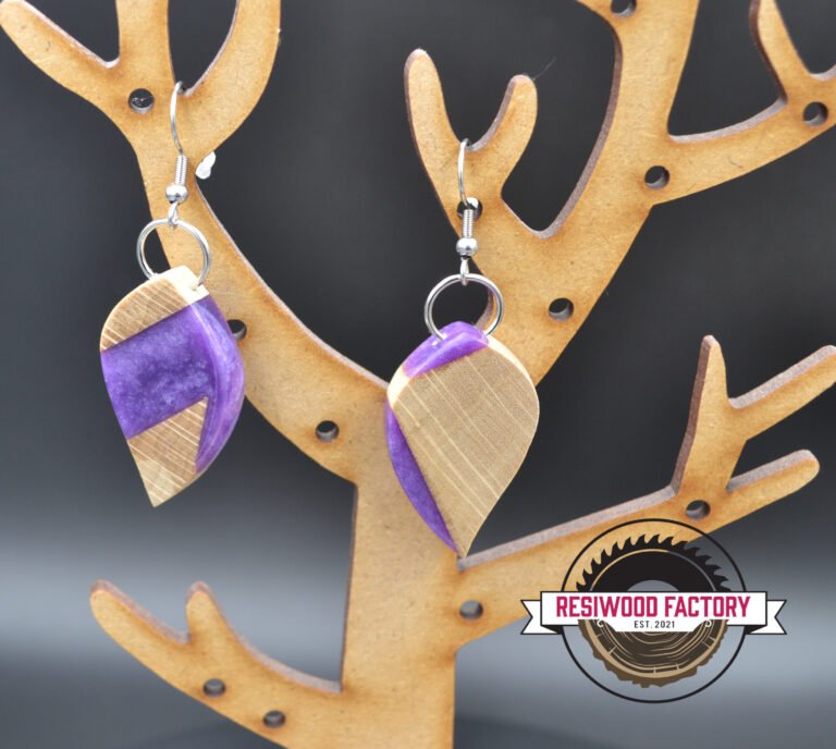 Boucles d'oreilles Bijoux "feuille" en bois et résine époxy