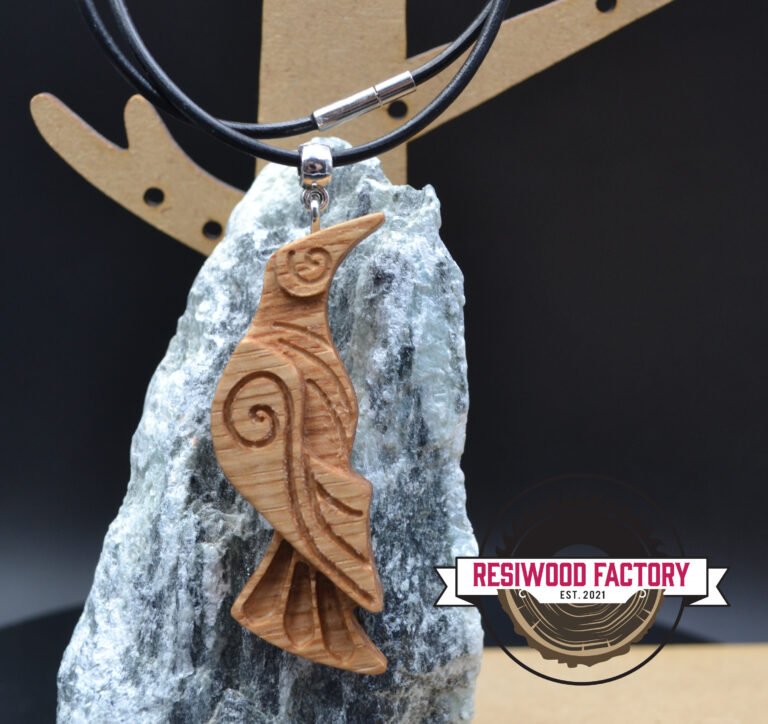 Pendentif "Corbeaux" en Chêne