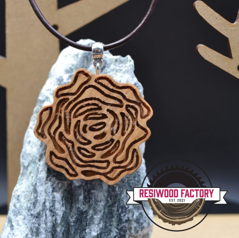 Pendentif "Rose" en Chêne
