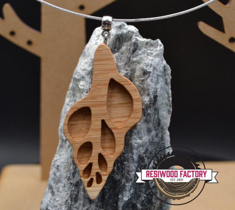 Pendentif "Coquillage" en Chêne