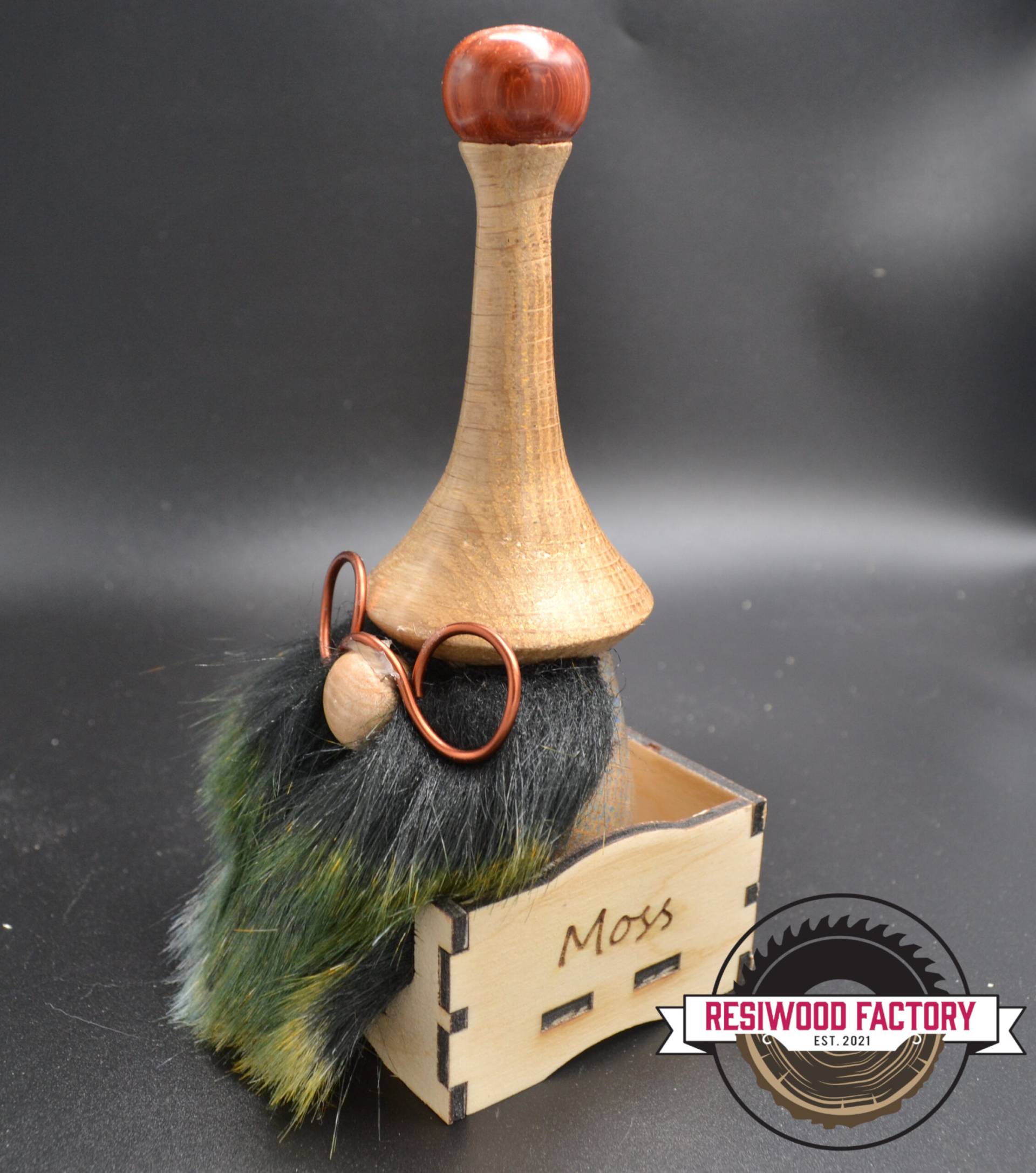 "Nisses" nommé Moss (Gnome) en bois